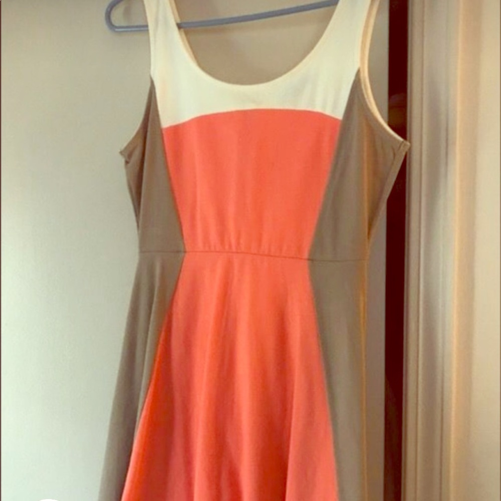 Women’s dress